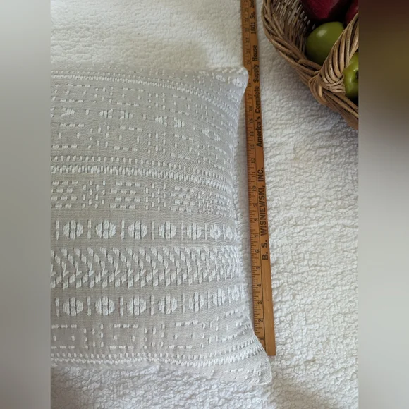 Ralph Lauren embroidered throw pillow with feather insert - Picture 8 of 9